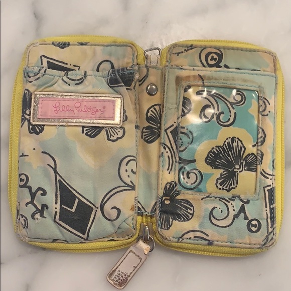 Lily Pulitzer Theta wallet key car holder - Picture 2 of 4